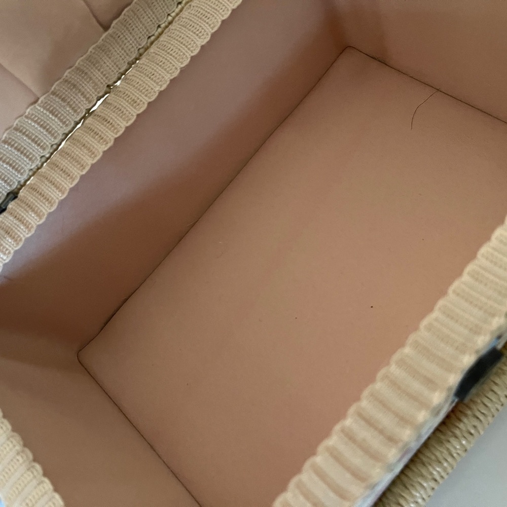 Small Sewing Thread Mending Padded Box - Picture 5 of 6